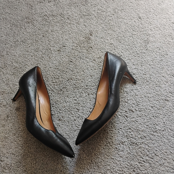 Bally Shoes - Bally Womens Leather Pointed Toe Kitten Heels Sz 39.5